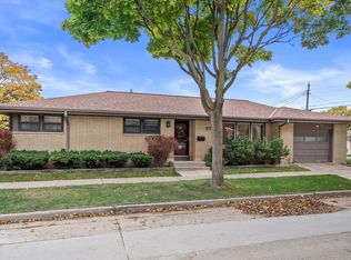 8226 W Fiebrantz Ave, Milwaukee, WI 53222