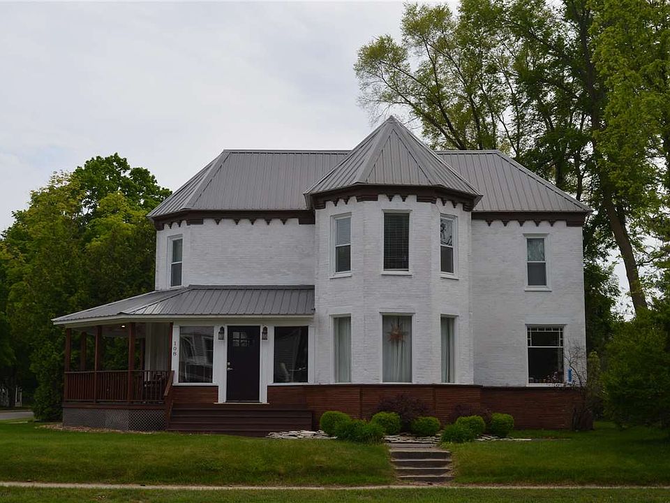 108 Petoskey Ave, Charlevoix, MI 49720 Zillow