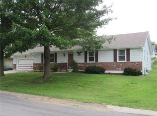 807 N Halsey Ave, Harrisonville, MO 64701