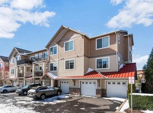 635 NW Lost Springs Ter UNIT 204, Portland, OR