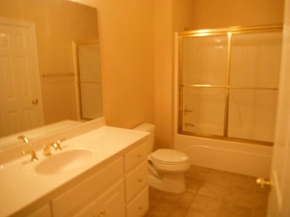 4th image of 1704 Leisure Ln