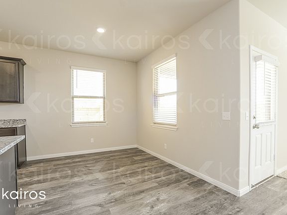 5th image of 701 Saint James Pl