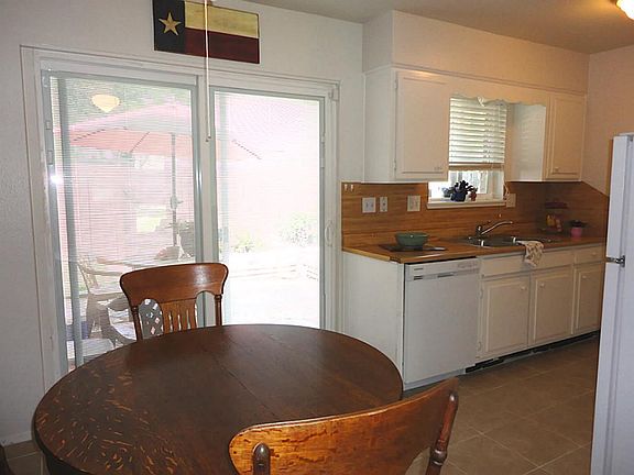 3rd image of 16422 Diana Ln