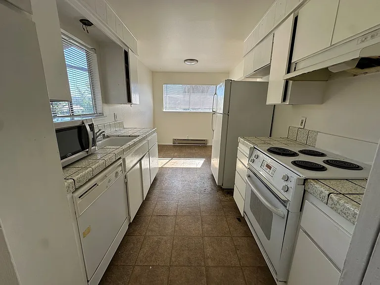 665 Chemeketa Dr — Photo 4