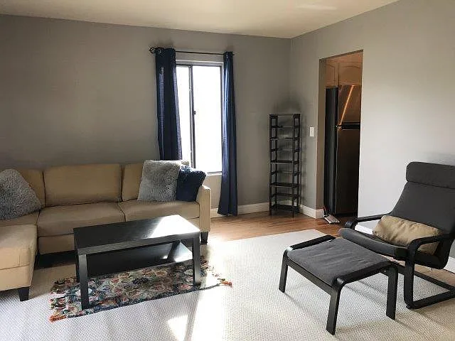 2428 S High St — Photo 5