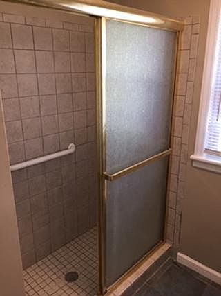 Bathroom shower