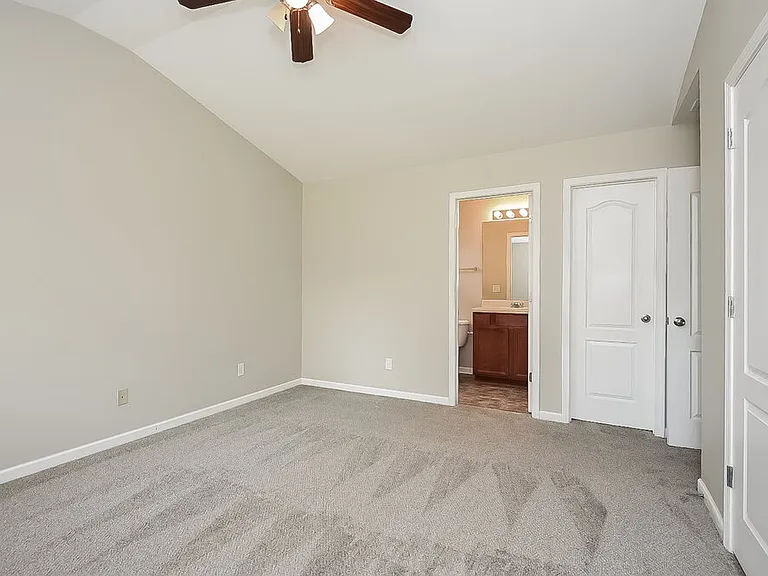 138 Hill Side Way — Photo 11