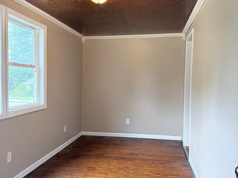 1422 S Lincoln St — Photo 8