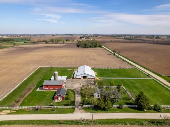 6932 Randall Rd, Poplar Grove, IL 61065