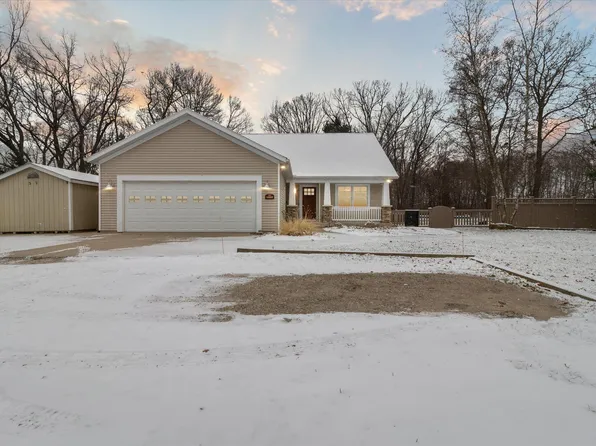 7677-18 Mile Rd NE, Cedar Springs, MI 49319