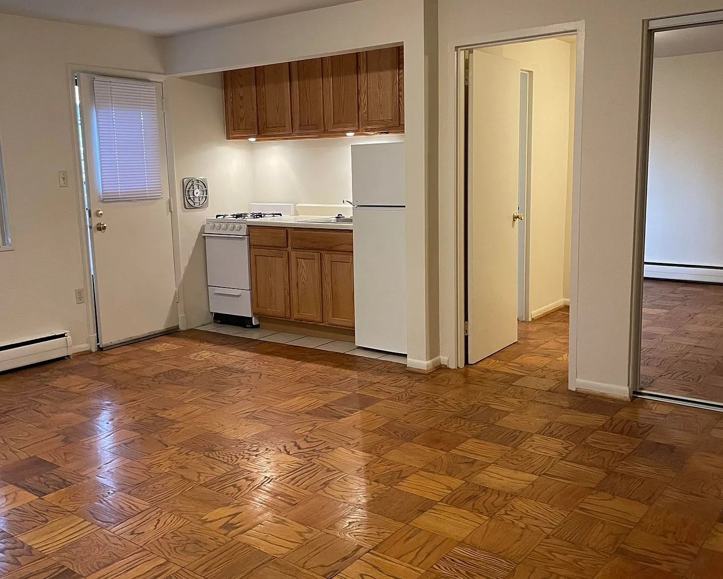 Twelve Oaks Apartments — Photo 2