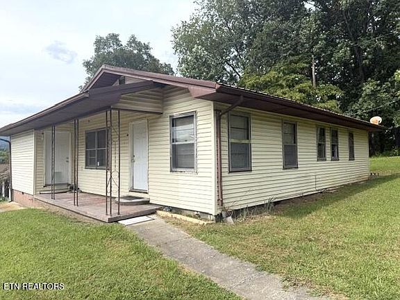 2nd image of 165 Clarence Ln