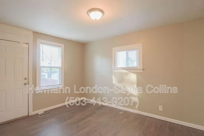 2 bed, 1.0 bath, 700 sqft, $1,199 — Photo 2