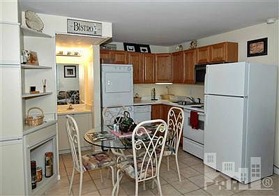 5th image of 40 N Lumina Avenue #102