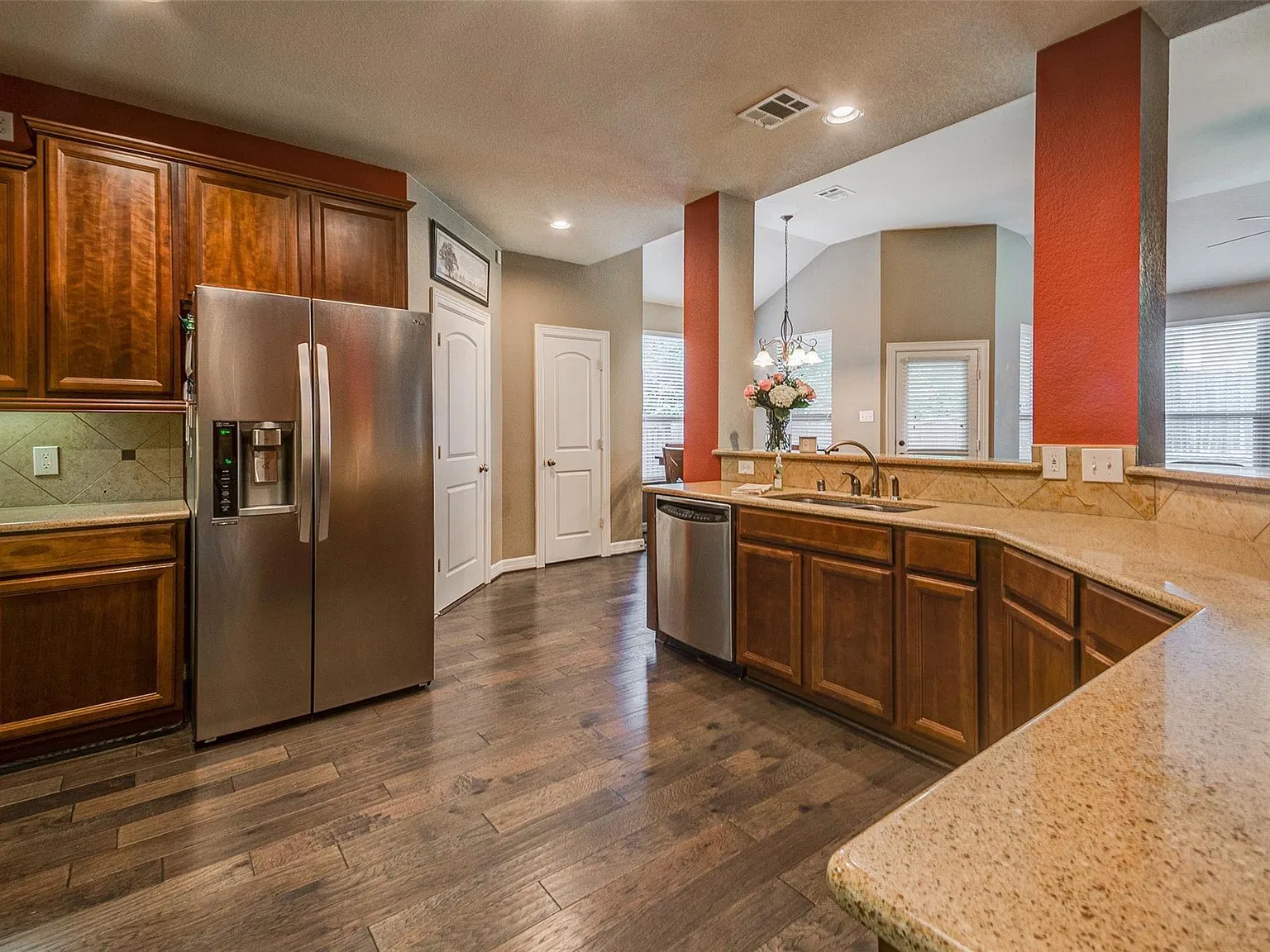 4 bed, 3077 sqft, $2,750 — Photo 4
