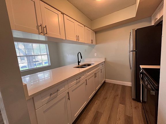 5th image of 15321 Windtree Dr #A