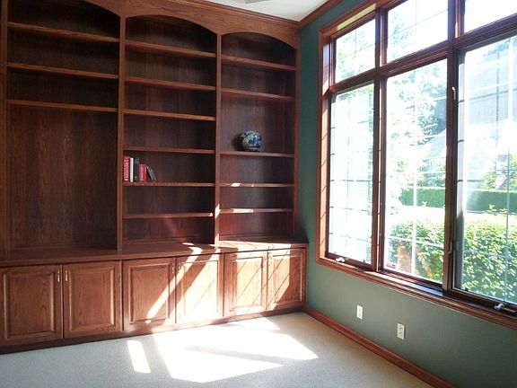 4th image of 20416 NE 63rd St