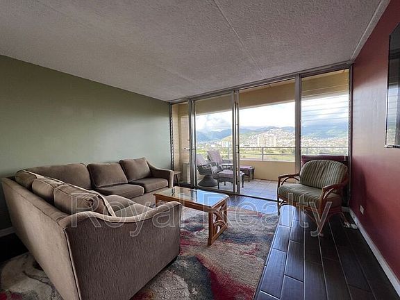 2nd image of 2533 Ala Wai Blvd APT 1404