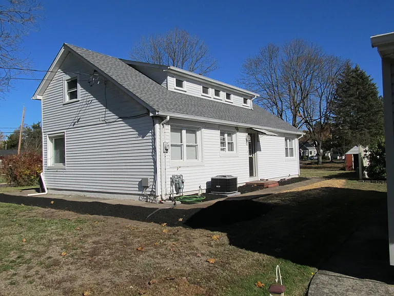 410 Trinity Ave — Photo 11