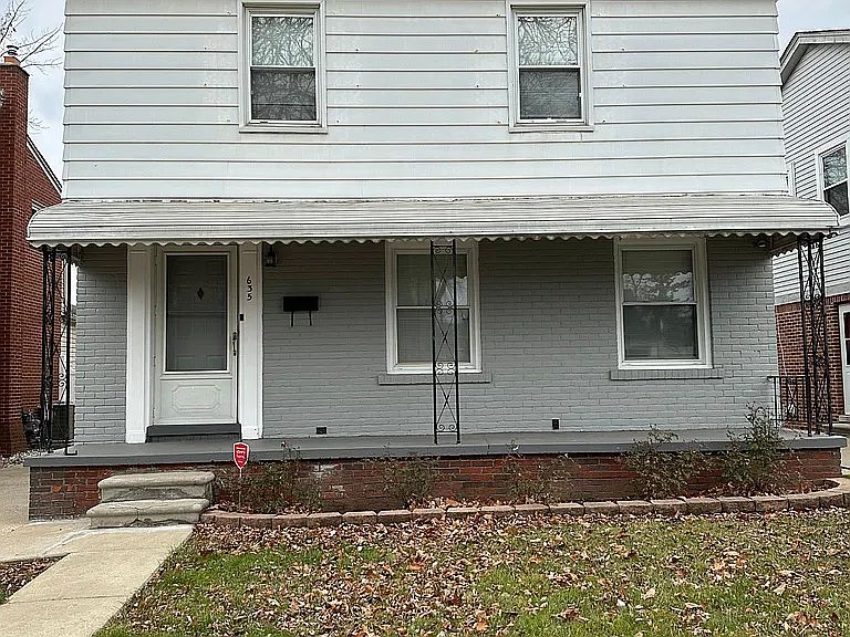 1st image of 635 N Waverly St