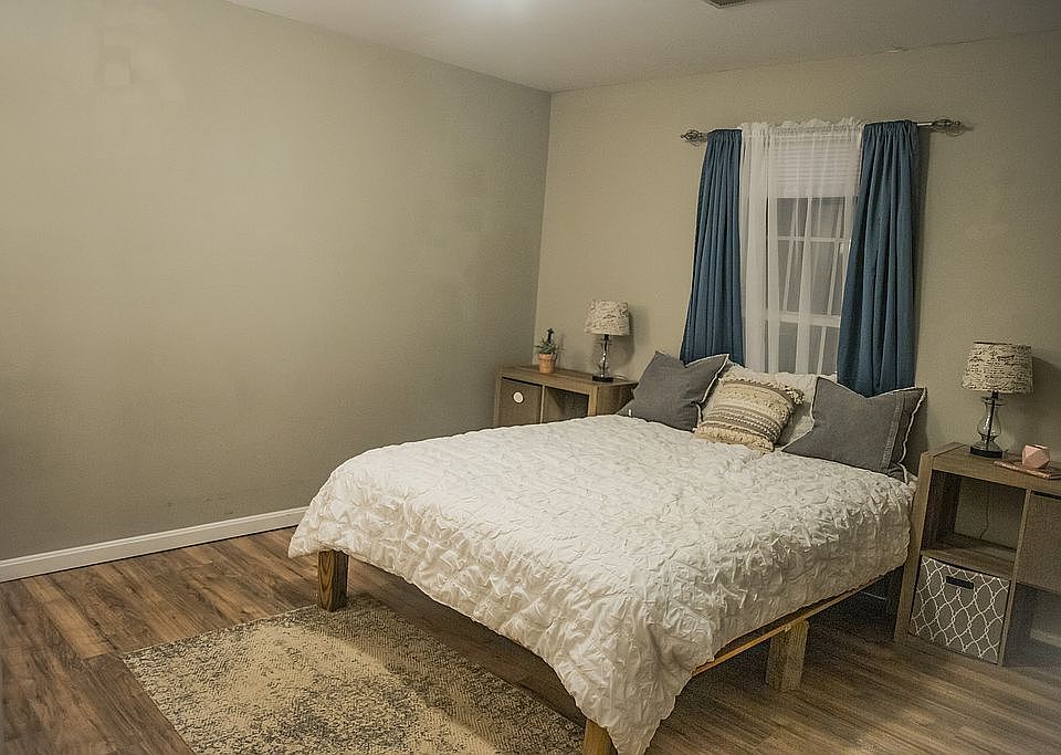 1st image of 2614 Cedar Ave