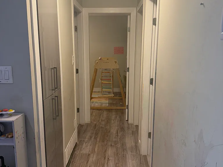 17298 64th Ave — Photo 2