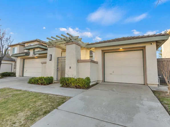 9900 W Taron Dr, Elk Grove, CA 95757