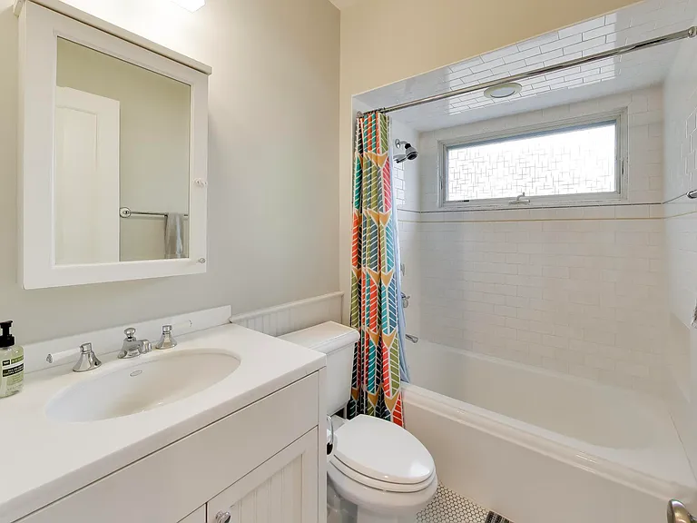 2010 W Bradley Pl — Photo 31