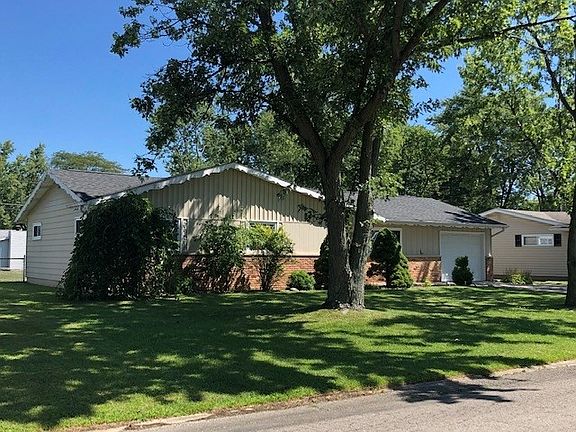 2nd image of 1802 W Woodmont Dr