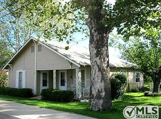 909 Country Club Rd, Cleburne, TX 76033