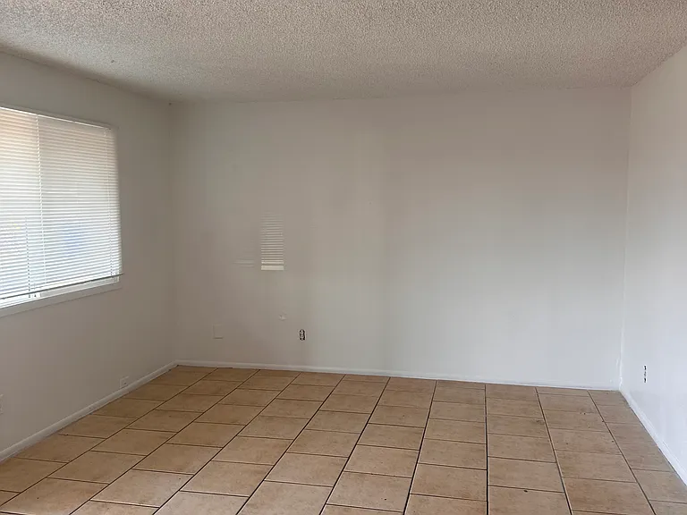 2236 W Heatherbrae Dr #4 — Photo 4