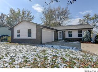 51 Roundtable Rd, Springfield, IL 62704