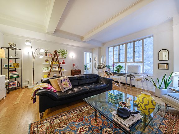 3rd image of 275 Central Park W APT 6F
