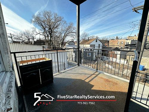 3rd image of 2286 S Blue Island Ave #2R