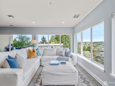2627 Warren Avenue N #200, Seattle, WA, 98109