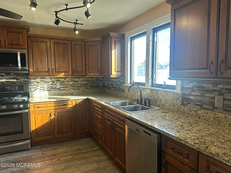 202 Monmouth Blvd — Photo 2