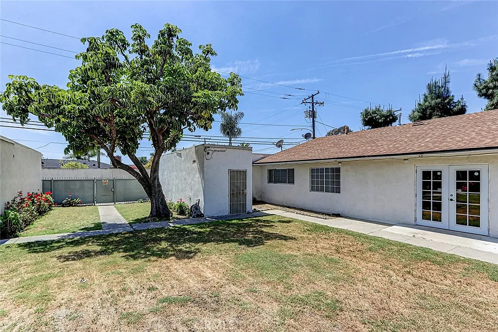 10 bed, 3332 sqft, $10,000 — Photo 4