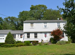 27 Decorie Dr, Wilbraham, MA 01095