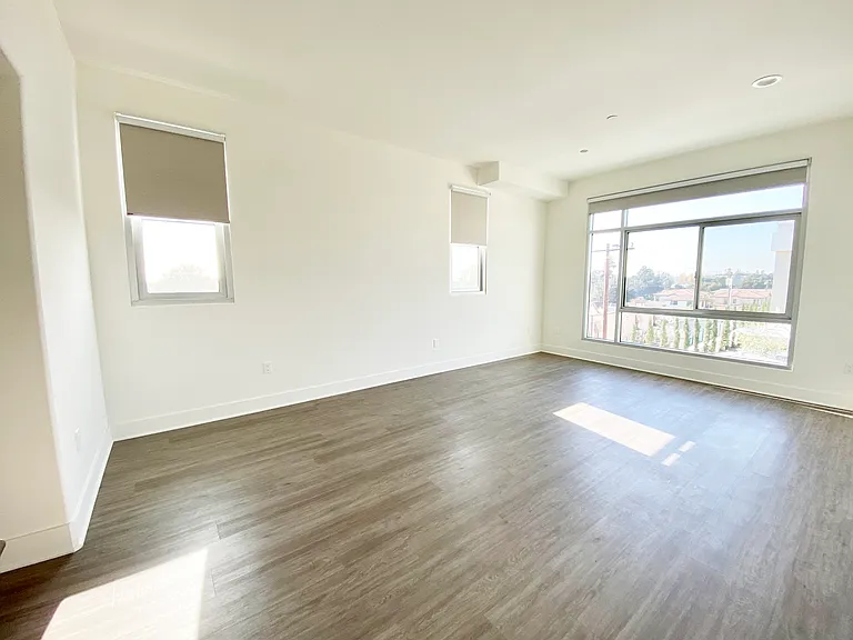 56 E Duarte Rd #INQUIRE — Photo 8