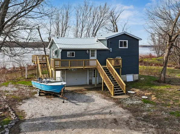 3664 Dismore Rd, Muscatine, IA 52761