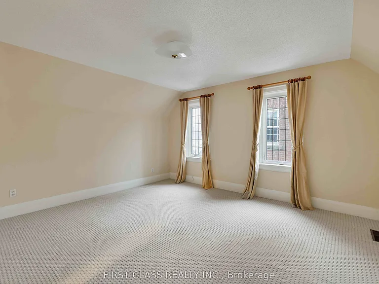 80 Douglas Dr — Photo 21