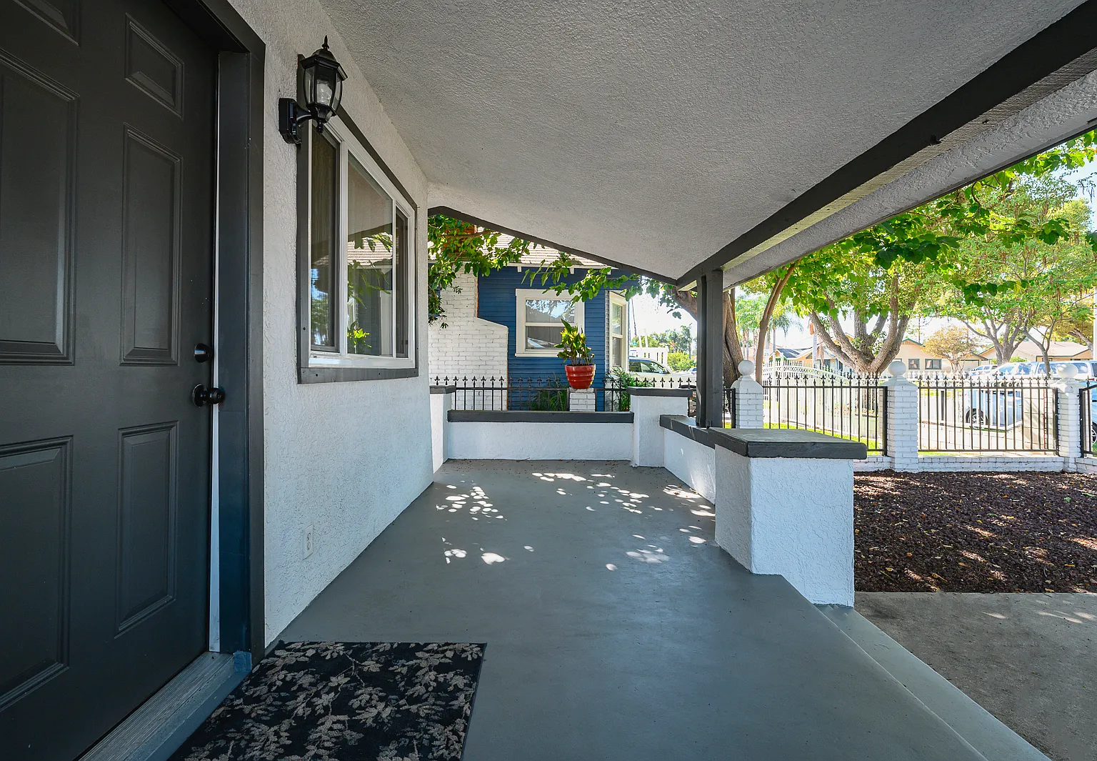 3 bed, 1247 sqft, $3,400 — Photo 2