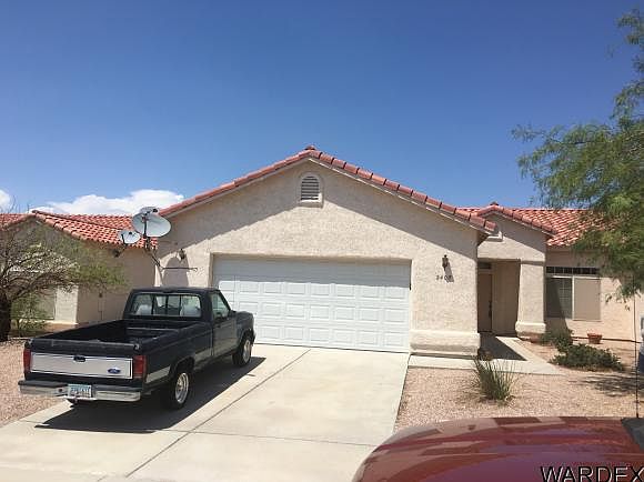 1st image of 2408 Bluebird Ln