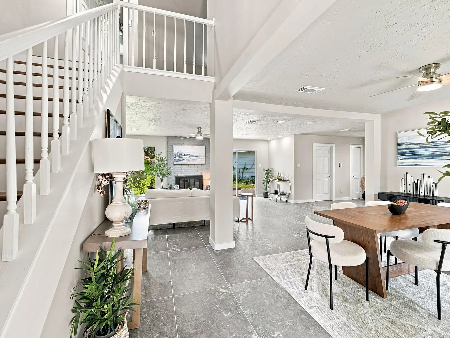 4 bed, 3.5 bath, 2230 sqft, $2,300 — Photo 2