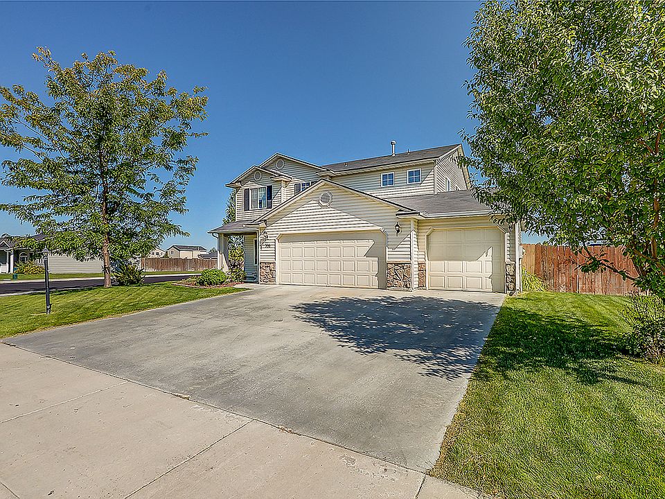3-car garage and driveway