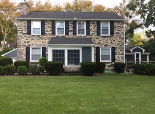 1062 Sunset Dr, Blue Bell, PA 19422