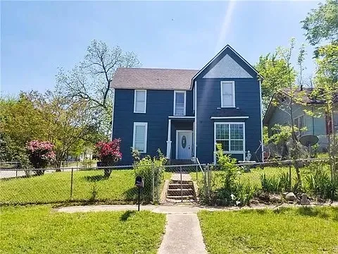 700 W Munson St — Photo 1