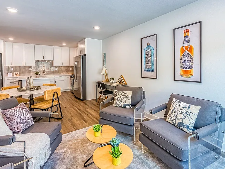 Regent Apartments — Photo 13