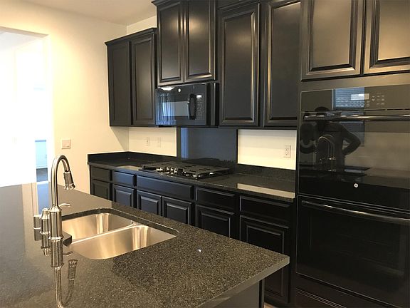 4th image of 12388 Piazzo St