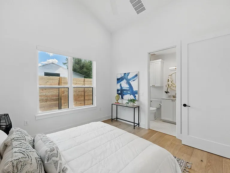 2105 Sl Davis Ave #2 — Photo 13